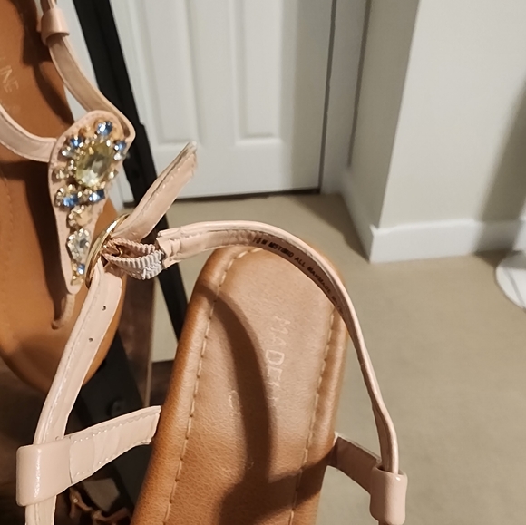 Sandals - Picture 4 of 5